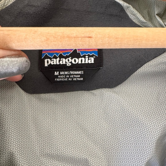 Patagonia Men's Half-Zip Rain Jacket Pullover - Picture 4 of 4